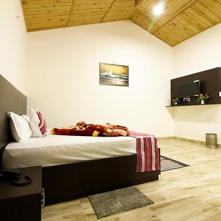 Chaman Vatika Hotel Kulu Buitenkant foto