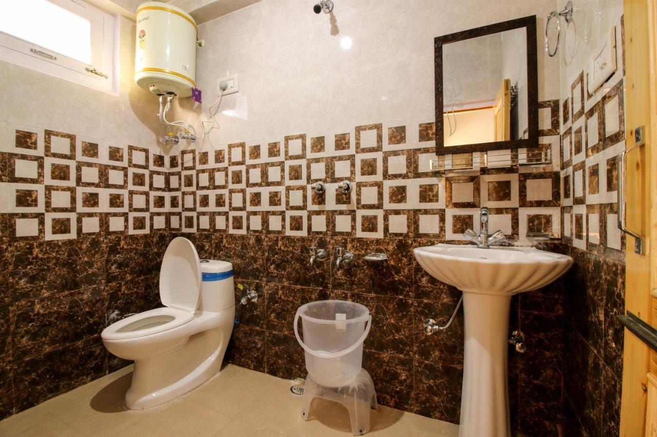 Chaman Vatika Hotel Kulu Buitenkant foto