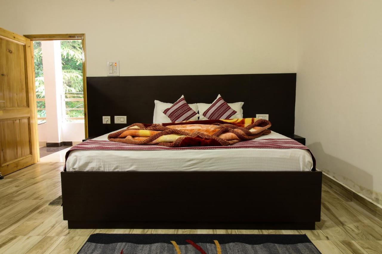 Chaman Vatika Hotel Kulu Buitenkant foto